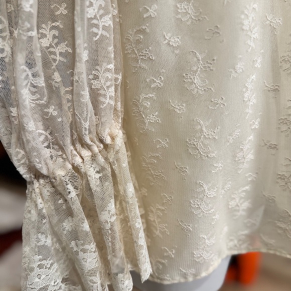 Vintage lace blouse - Picture 5 of 5